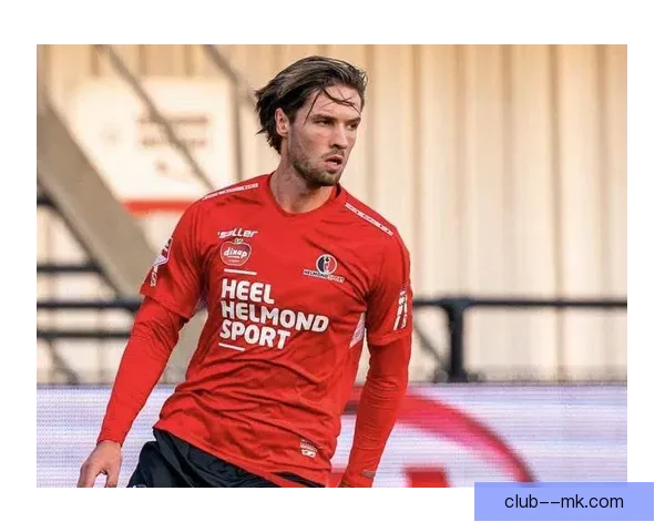 战绩低迷引发震荡卡萨布兰卡维达德解雇外籍主帅寻求重建新周期启